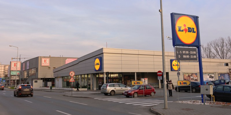 Dezvoltare spatii comerciale